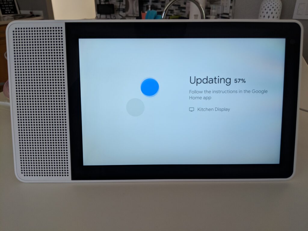 Lenovo Smart Display 10 booting up