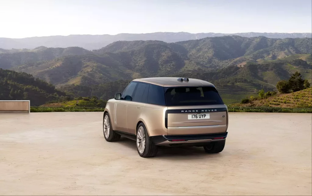 Land Rover Range Rover rear quarter view