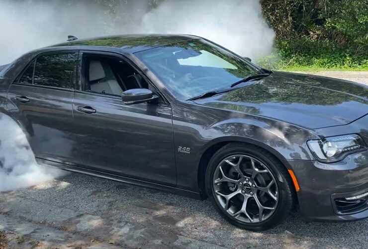 2018 Chrysler 300S burnout
