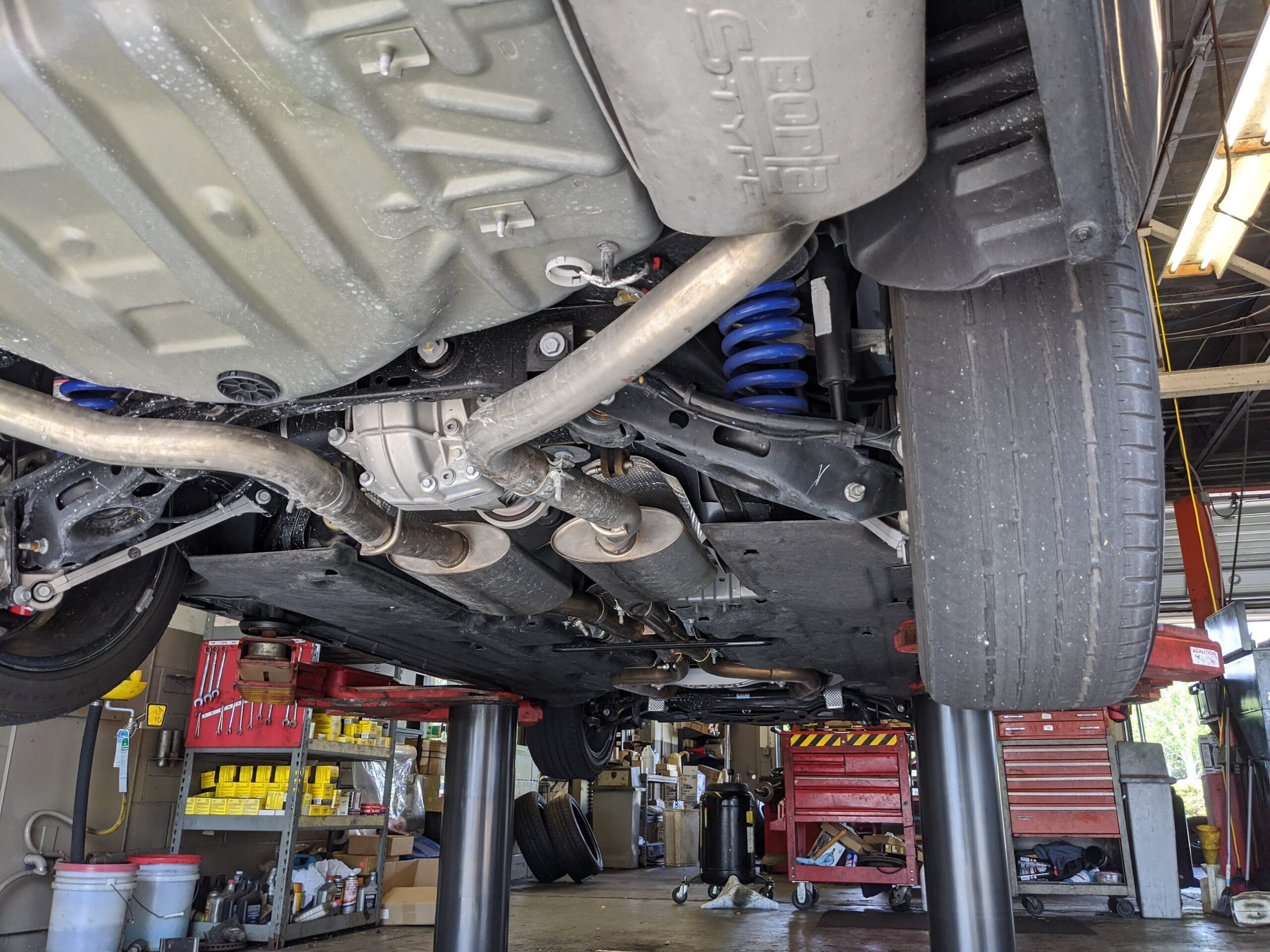 Stock Chrysler 300 20" Firestone tires