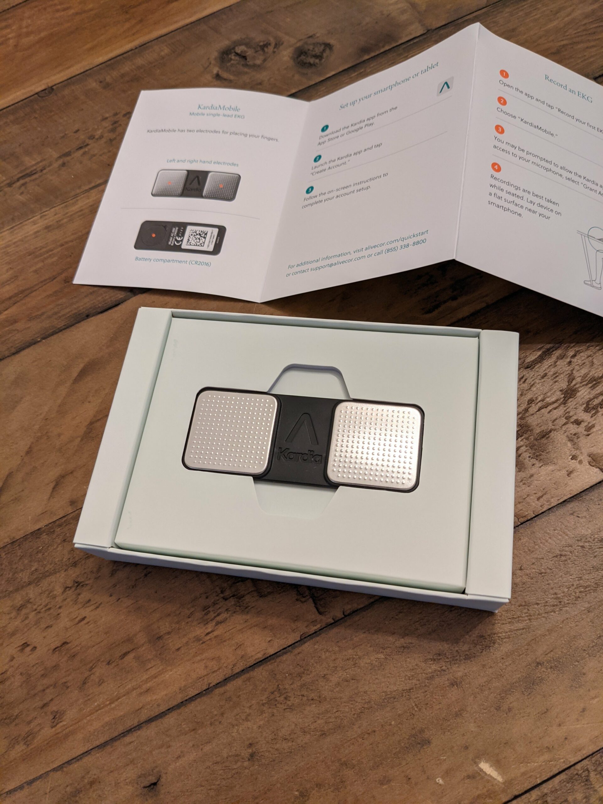 KardiaMobile EKG Monitor - Unboxing