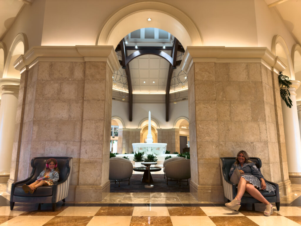 JW Marriott Orlando, Grande Lakes Lobby