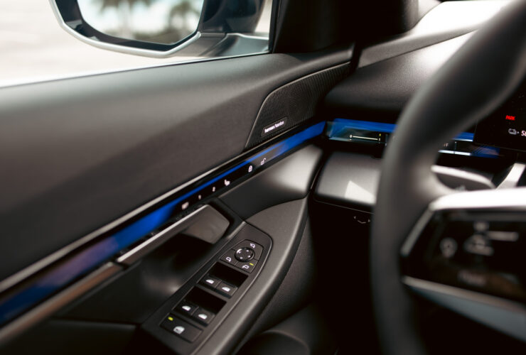 BMW i5 Harmon Kardon Speakers