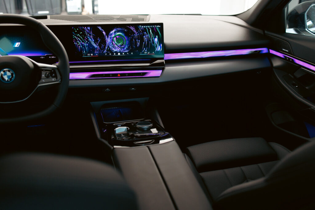 BMW i5 Interaction Bar