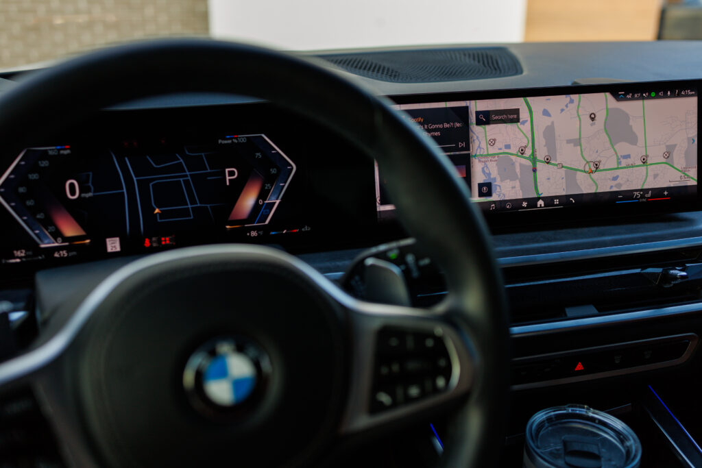2024 BMW X7 Curved Touch Screen Display