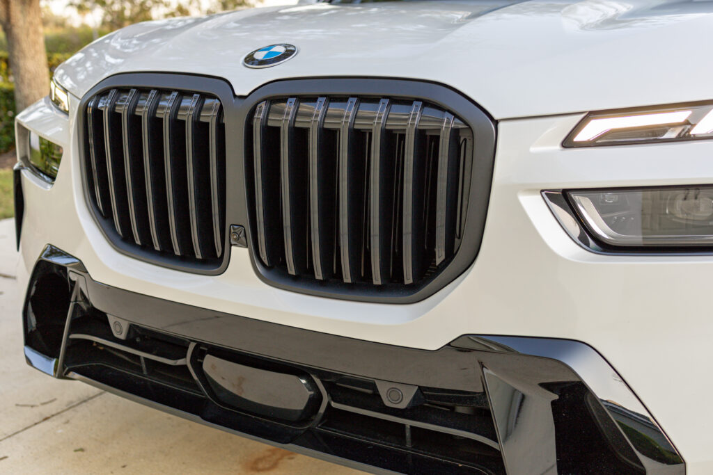 2024 BMW X7 Kidney Grille with Active Shutters